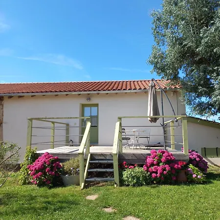 B&B Domaine Gilles Coperet- Artisan-vigneron- D'hotes Les Glycines - 3*